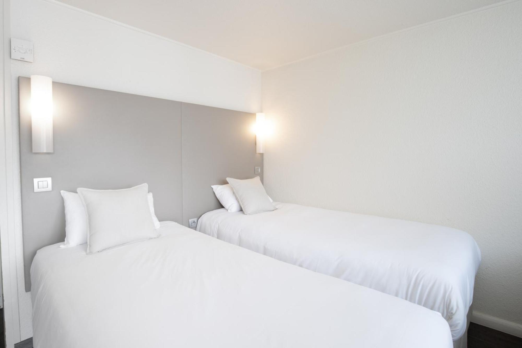 Campanile Reims Ouest - Tinqueux Hotel Exterior photo