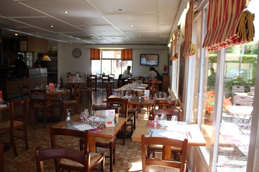 Campanile Reims Ouest - Tinqueux Hotel Restaurant photo