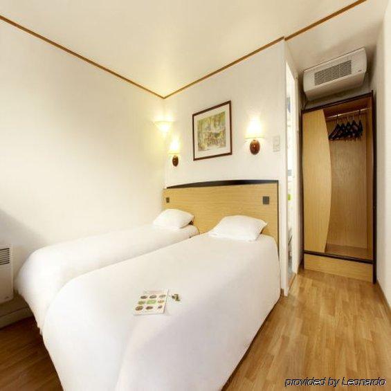 Campanile Reims Ouest - Tinqueux Hotel Exterior photo